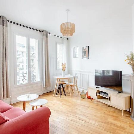 Charmant Appartement Cosy A Suresnes Buitenkant foto